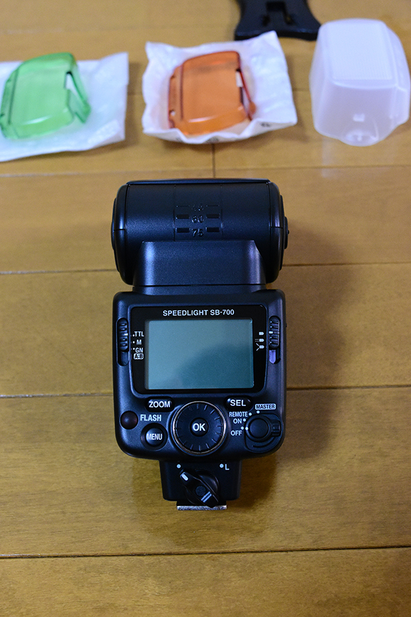 ニコンスピードライト【SB-700】開封してみましたー: ピコの日記 ニコンスピードライト【SB-700】開封してみましたー: ピコの日記