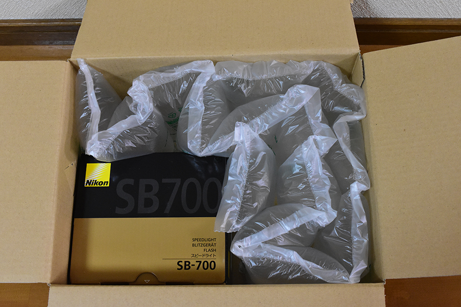 ニコンスピードライト【SB-700】開封してみましたー: ピコの日記 ニコンスピードライト【SB-700】開封してみましたー: ピコの日記